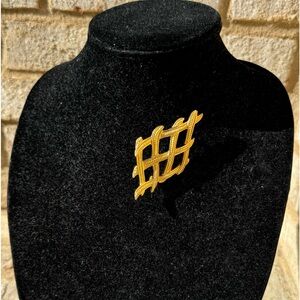 Trifari golden grid vintage brooch